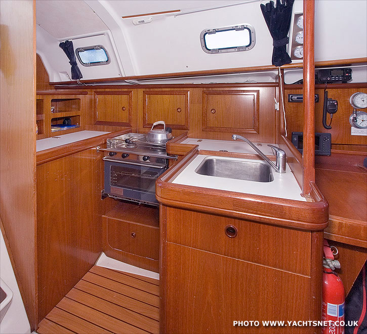 B&egrave;n&egrave;teau Oceanis 331