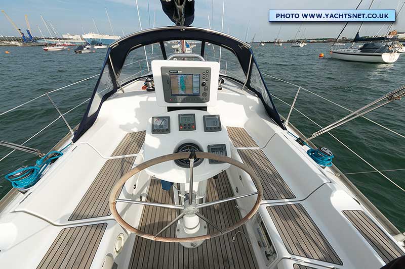 Cockpit forward