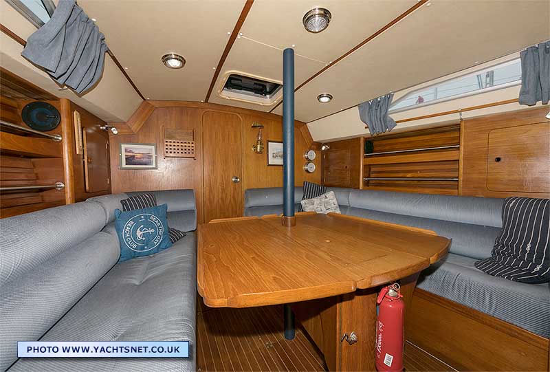 Saloon tabl;e