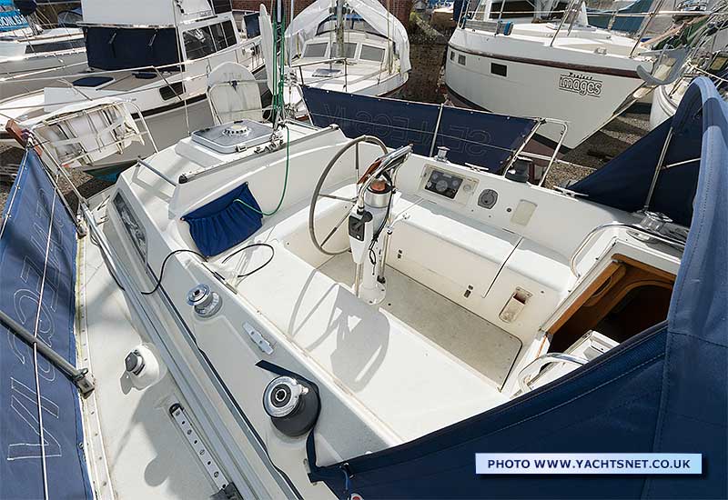 Cockpit aft