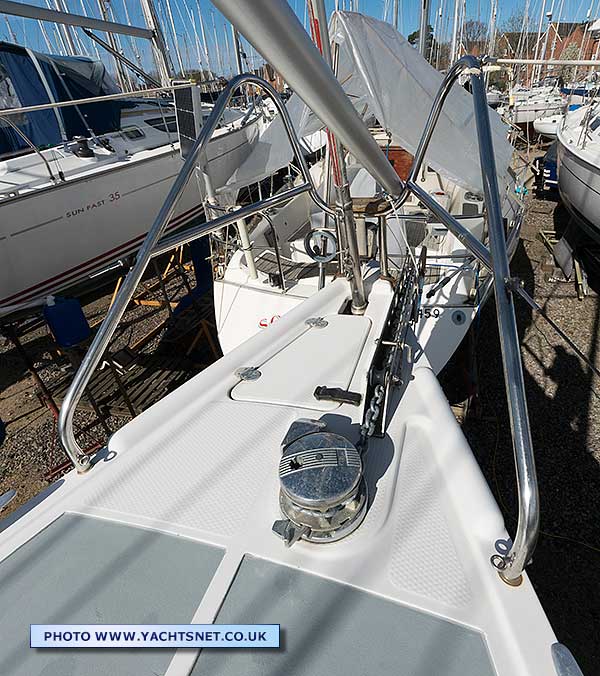 Bow detail