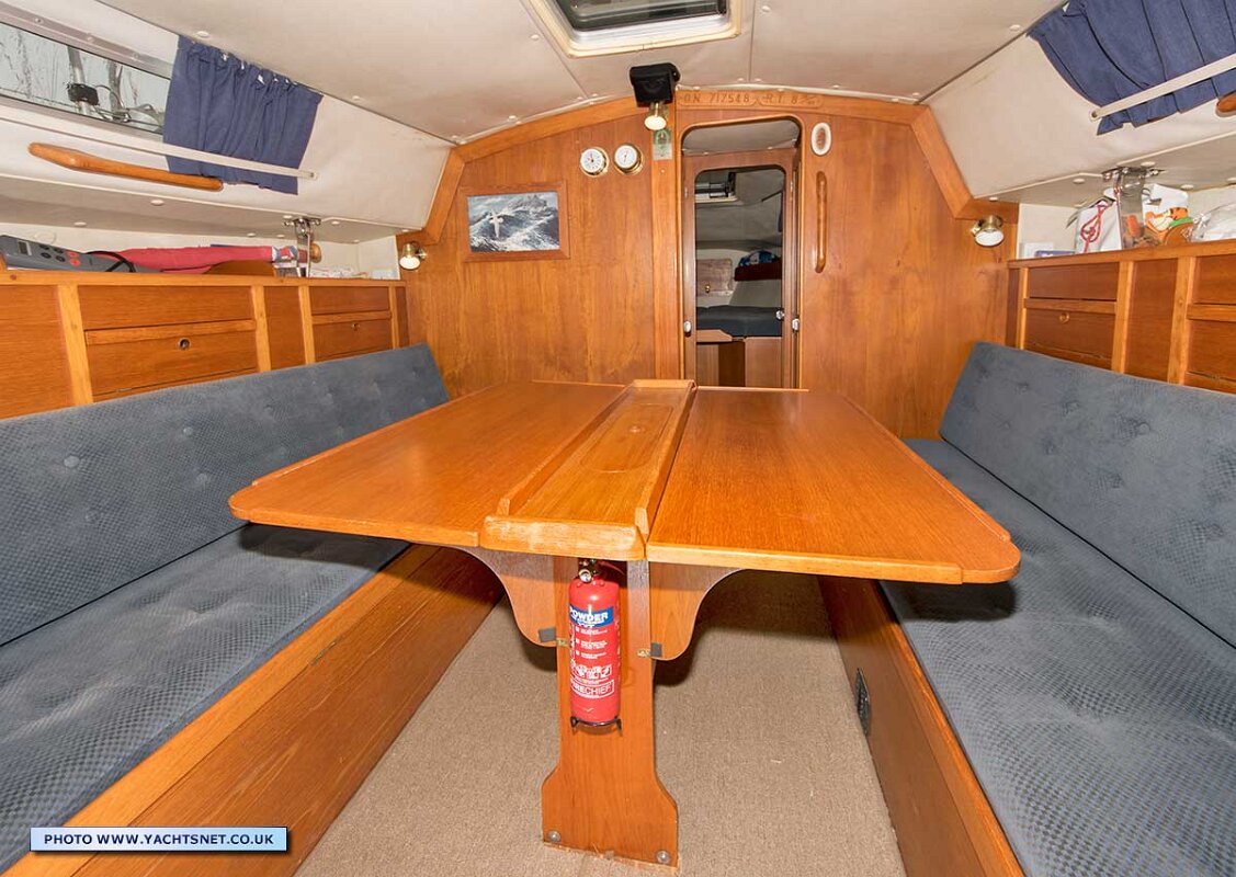 saloon-table-ss
